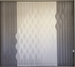 Cortinas Verticales lisas, con ondas y diseños exclusivos. Sistema de cortina que permite graduar la visión y la luz a la intensidad deseada.
