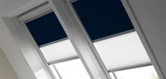 Cortina Dúo (Estor enrollable de oscuremiento + Cortina plisada translúcida) La cortina Duo, Disponible en modelo VELUX